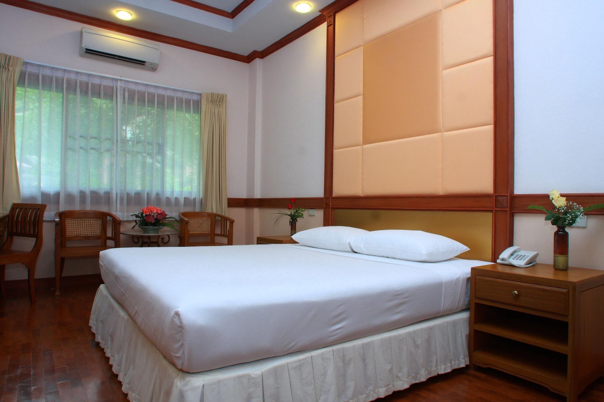 Suan Bua Hotel & Resort Ban Pong  Eksteriør billede