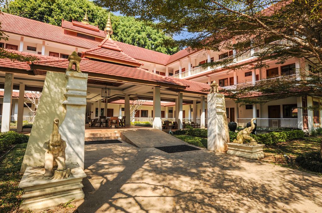 Suan Bua Hotel & Resort Ban Pong  Eksteriør billede