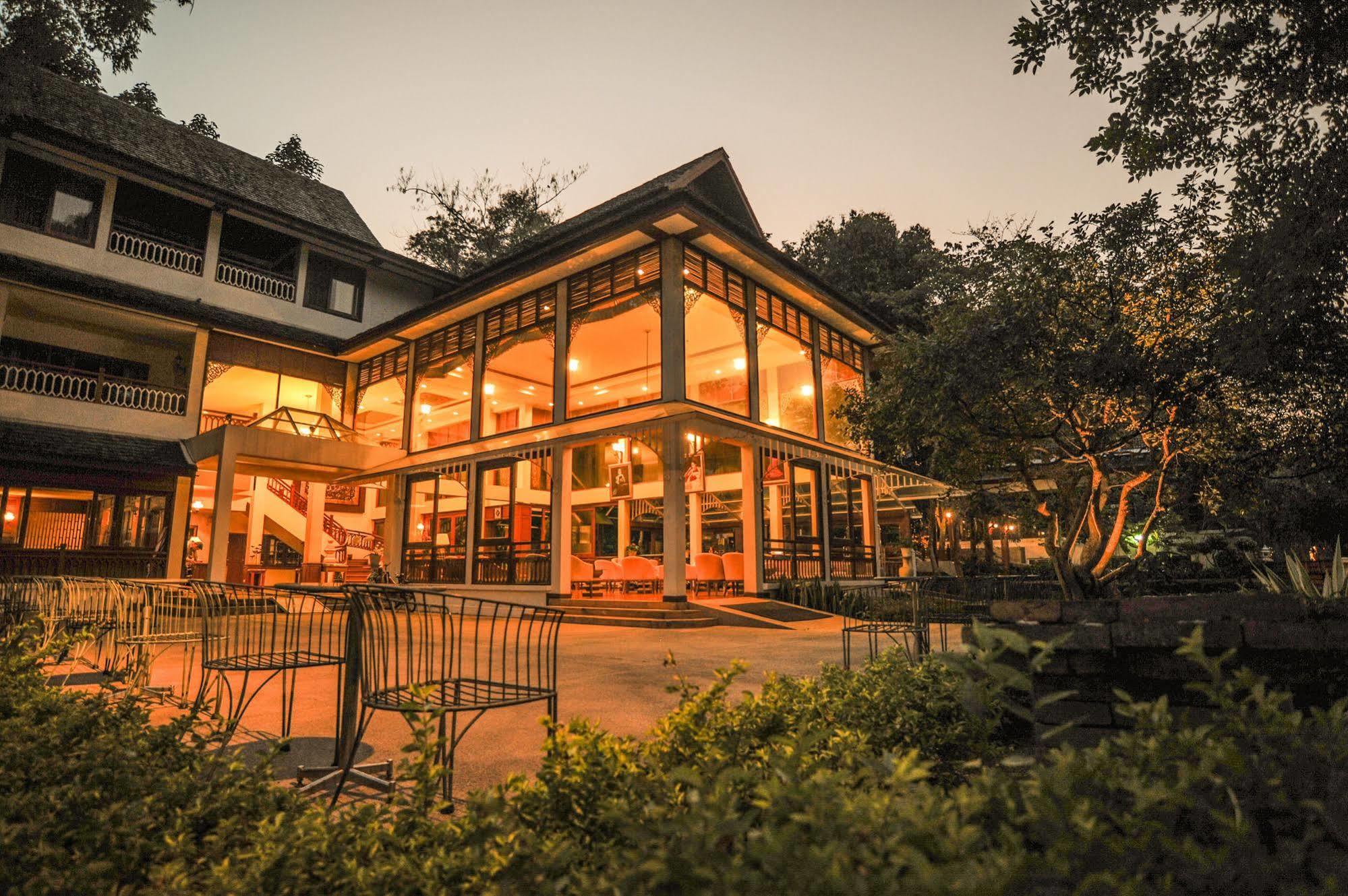 Suan Bua Hotel & Resort Ban Pong  Eksteriør billede